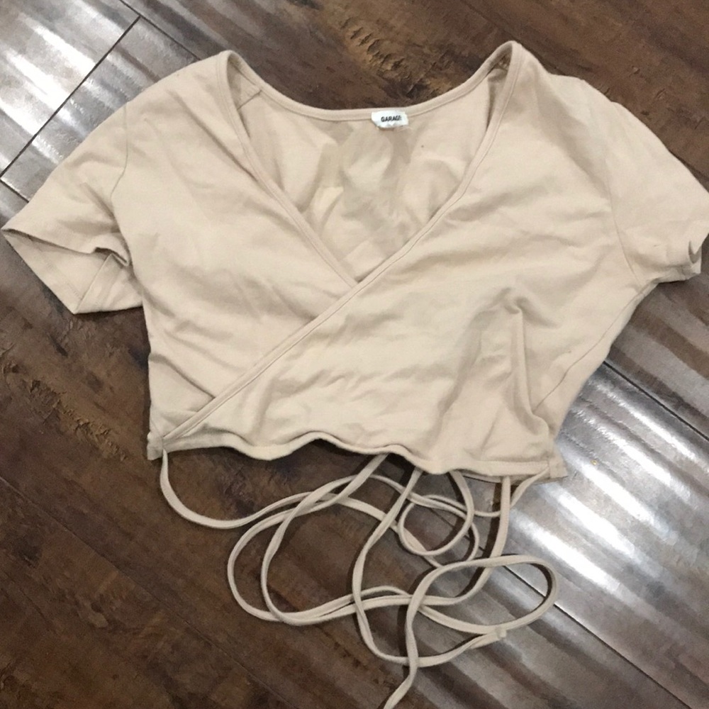 Cream v line crop top with tie strings